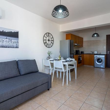 Polyn 1- Bedroom Apartment In Larnaca Ngoại thất bức ảnh