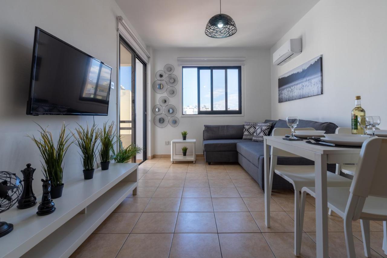 Polyn 1- Bedroom Apartment In Larnaca Ngoại thất bức ảnh