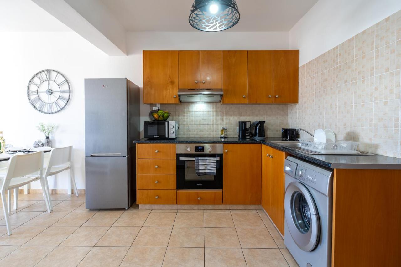 Polyn 1- Bedroom Apartment In Larnaca Ngoại thất bức ảnh