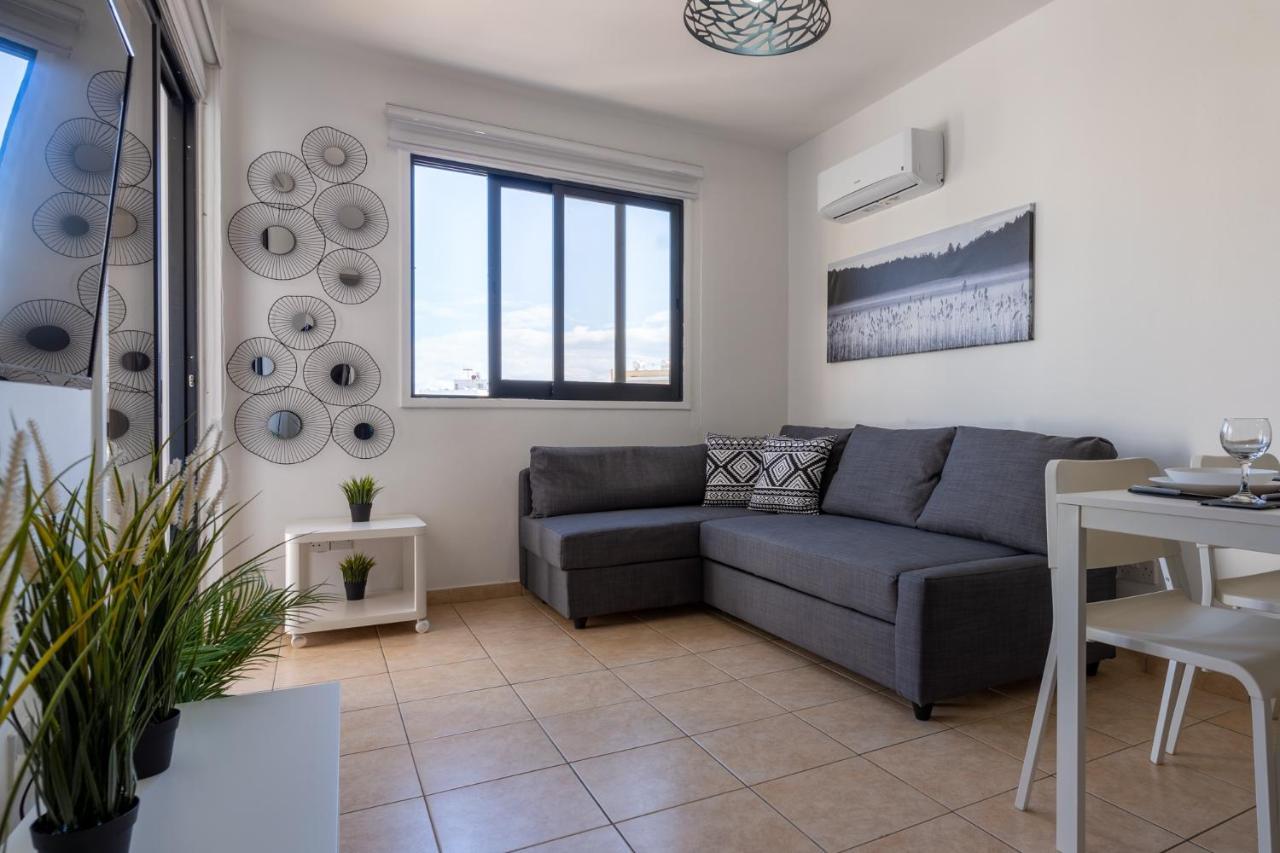 Polyn 1- Bedroom Apartment In Larnaca Ngoại thất bức ảnh