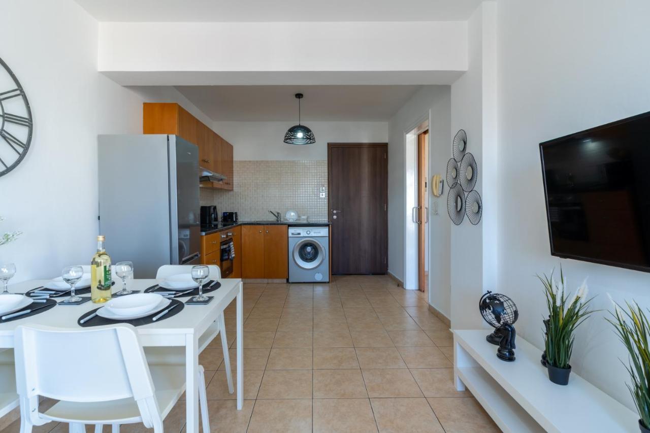 Polyn 1- Bedroom Apartment In Larnaca Ngoại thất bức ảnh