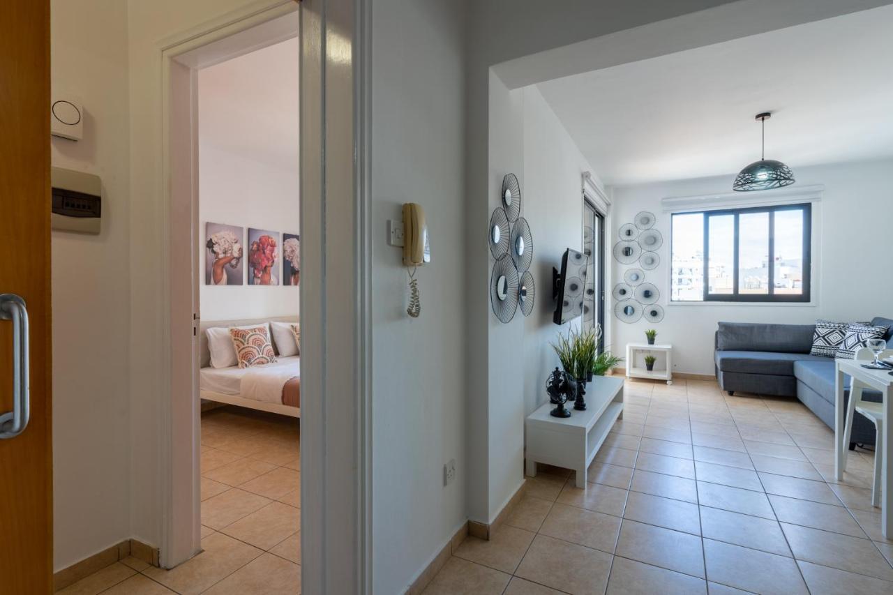 Polyn 1- Bedroom Apartment In Larnaca Ngoại thất bức ảnh